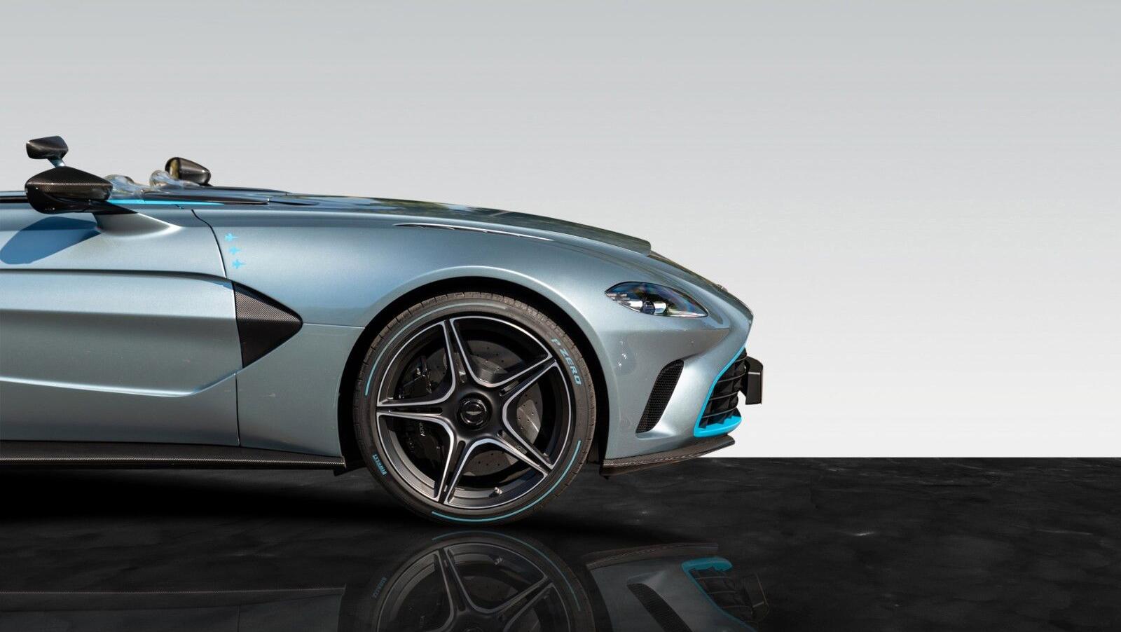 V12 SPEEDSTER "MAVERICK EDITION"