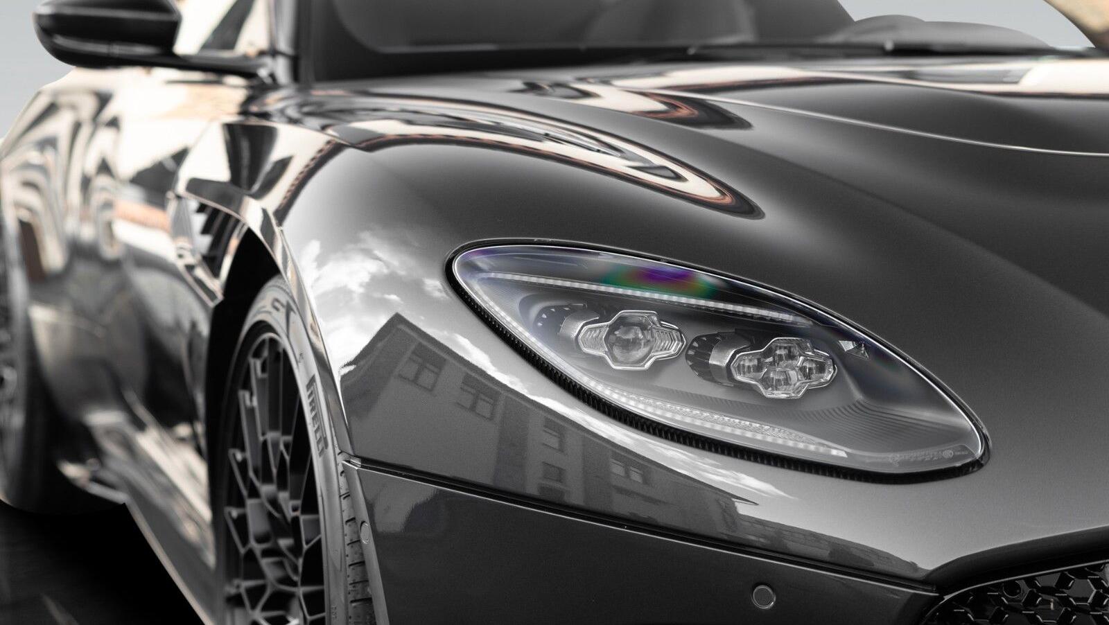 DBS 770 Ultimate Coupe | Titanium  Exhaust