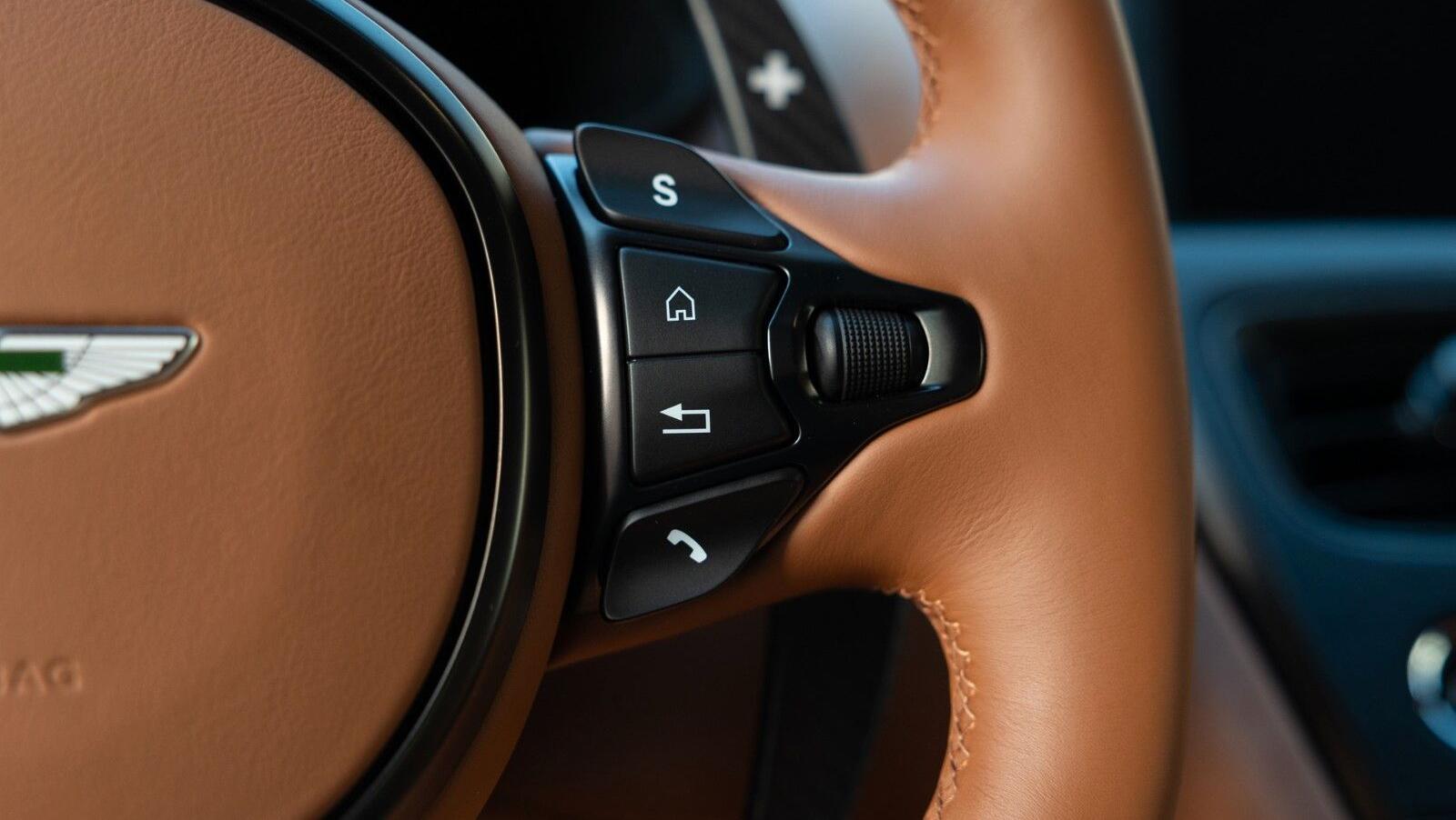 DBS 770 Ultimate Coupe | Titanium  Exhaust