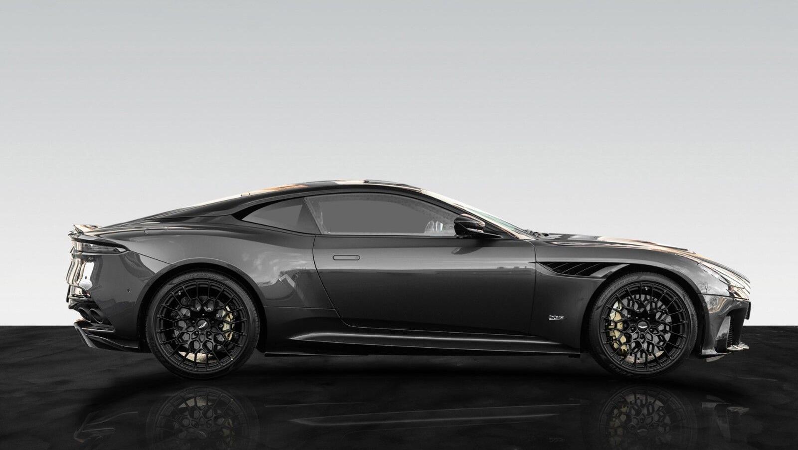 DBS 770 Ultimate Coupe | Titanium  Exhaust