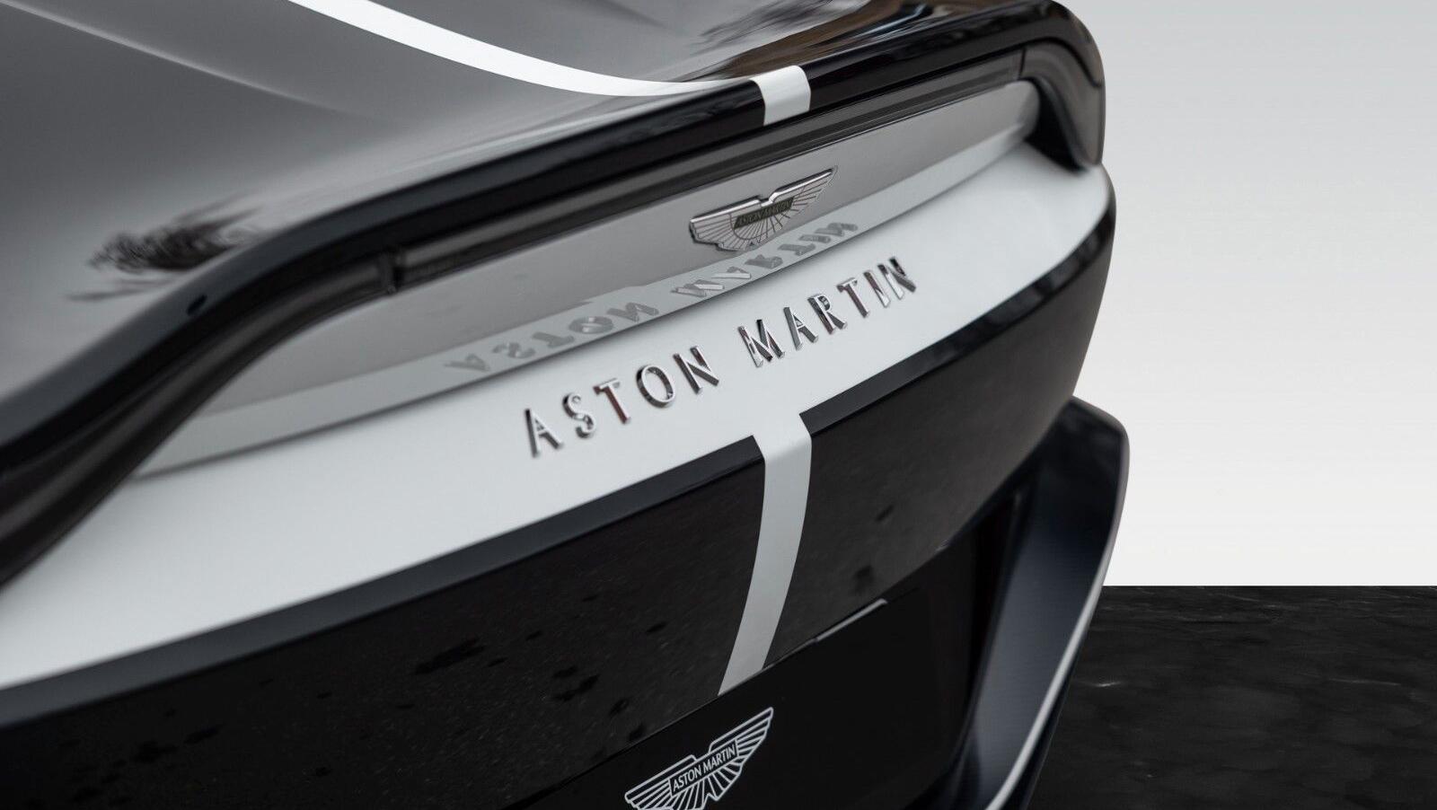 V12 Vantage Roadster | Q - Einzelst&uuml;ck | Blue CF