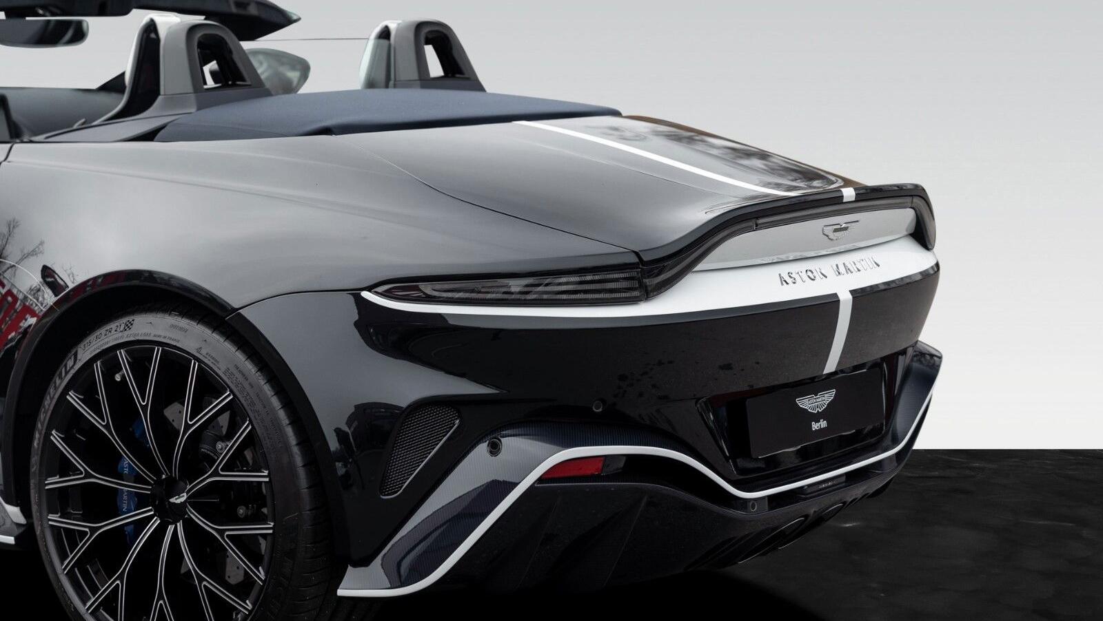 V12 Vantage Roadster | Q - Einzelst&uuml;ck | Blue CF