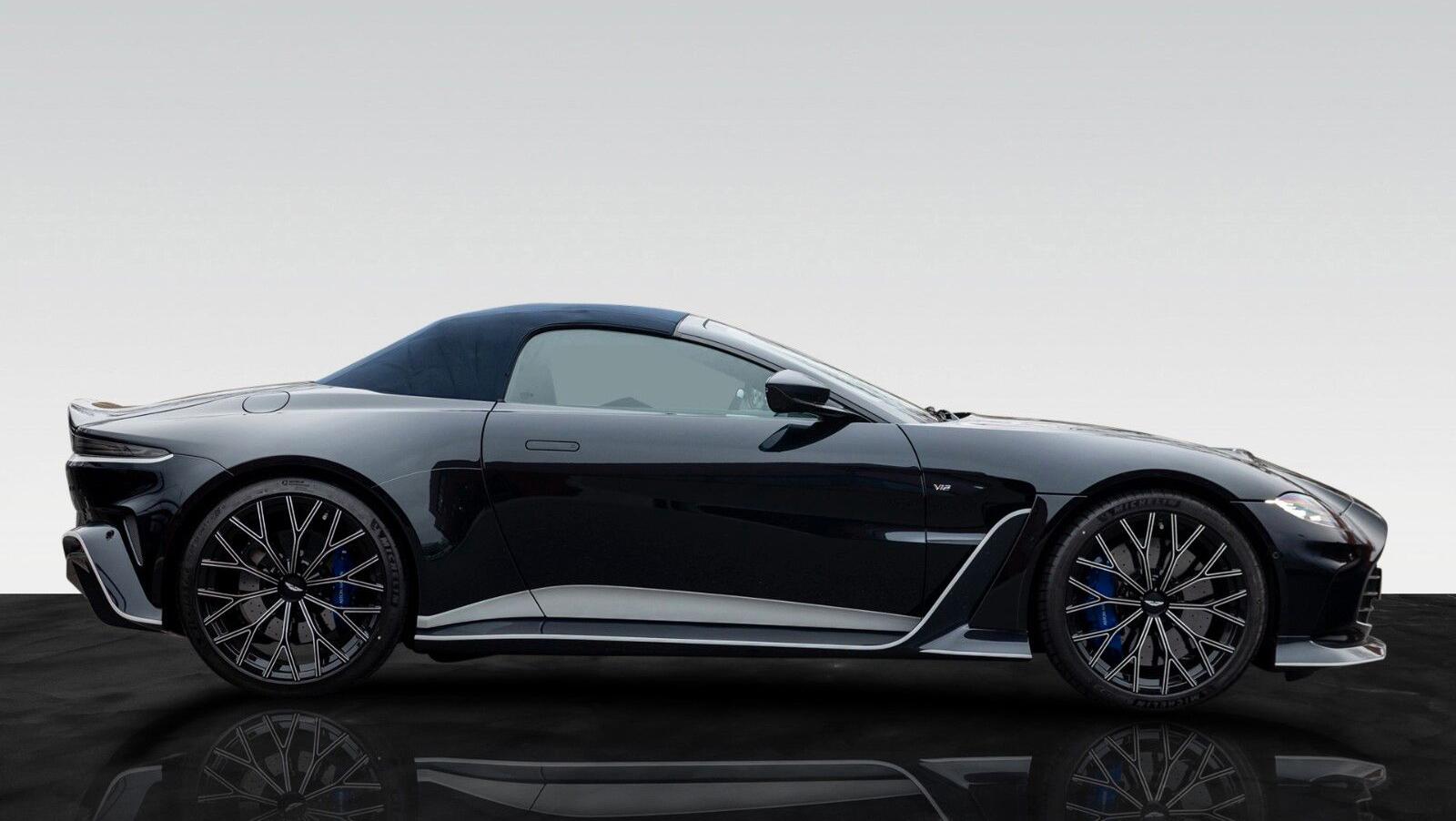 V12 Vantage Roadster | Q - Einzelst&uuml;ck | Blue CF