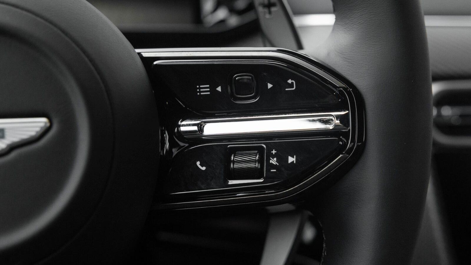 Vantage MY25 | Bowers & Wilkins Audio