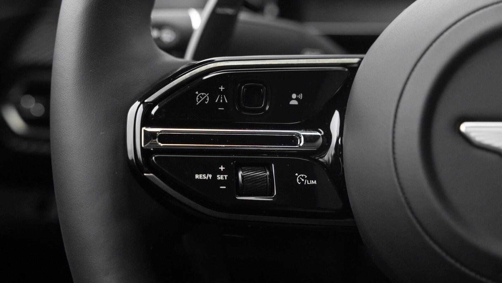 Vantage MY25 | Bowers & Wilkins Audio