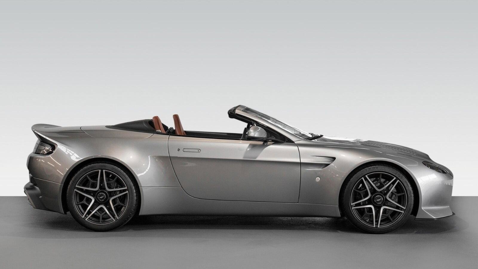 V12 Vantage V600 | 1 of 7