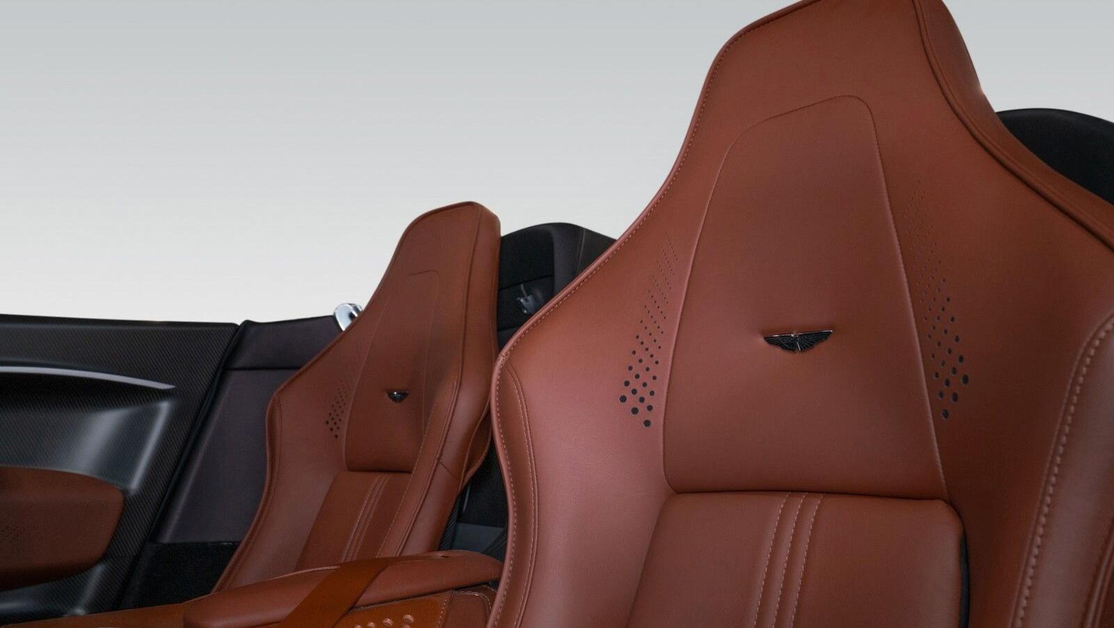 V12 Vantage V600 | 1 of 7