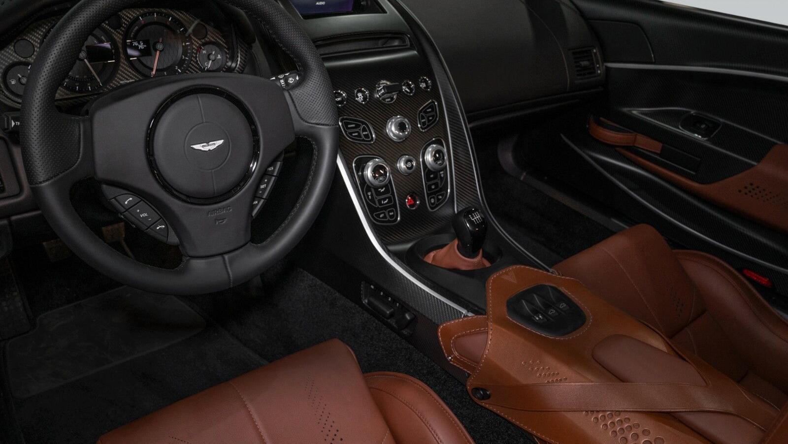 V12 Vantage V600 | 1 of 7