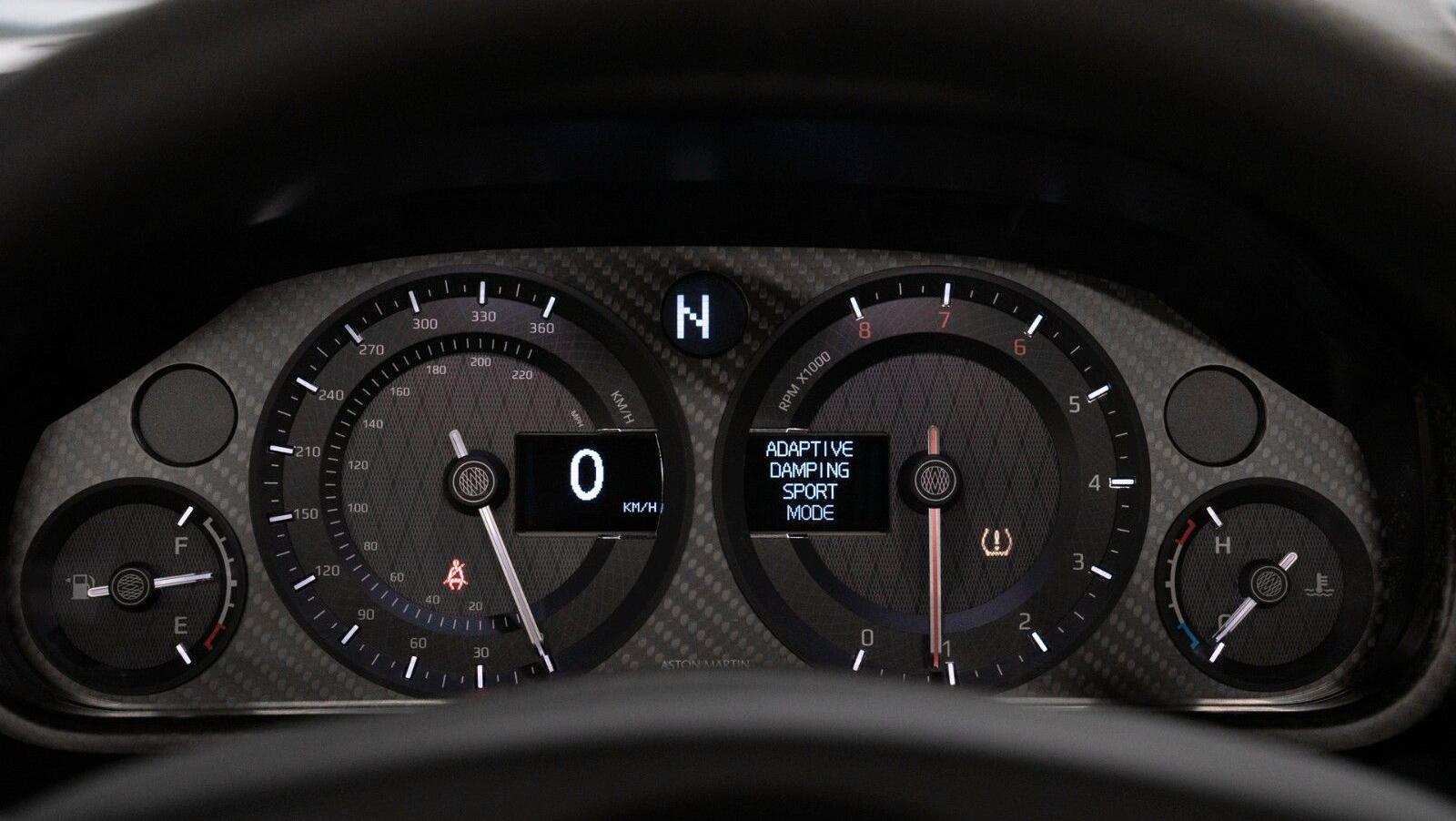 V12 Vantage V600 | 1 of 7