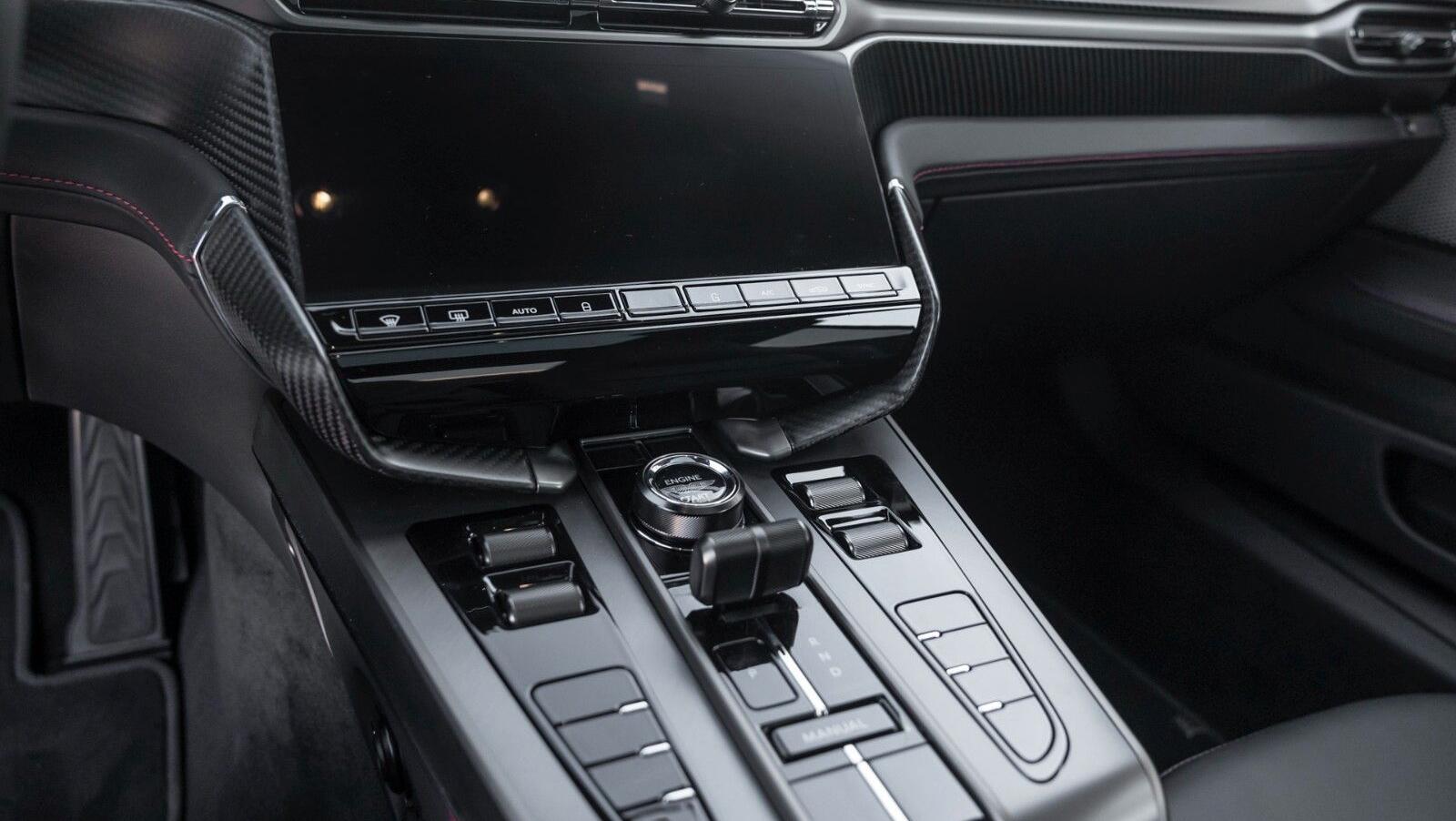 Vanquish | Full Satin Carbon | Titan Auspuff