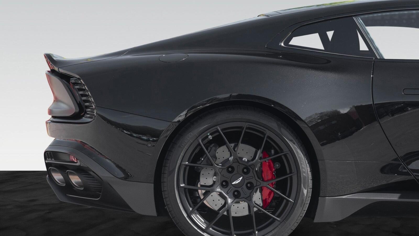 Vanquish | Full Satin Carbon | Titan Auspuff