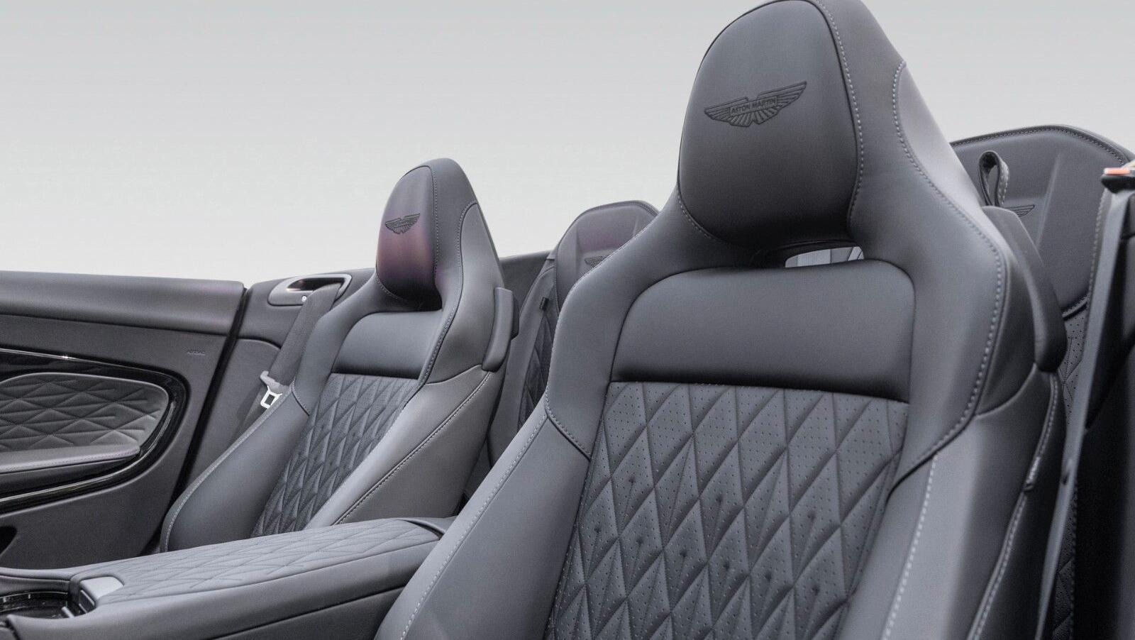 DB12 Volante | Onyx Black | Duotone Interieur