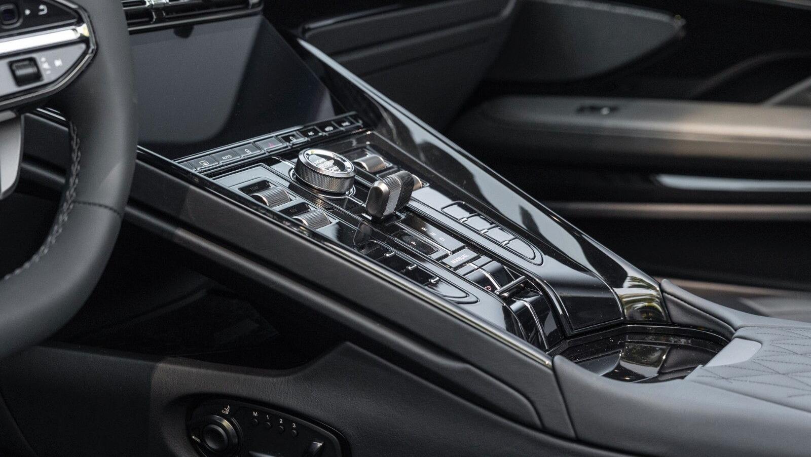 DB12 Volante | Onyx Black | Duotone Interieur