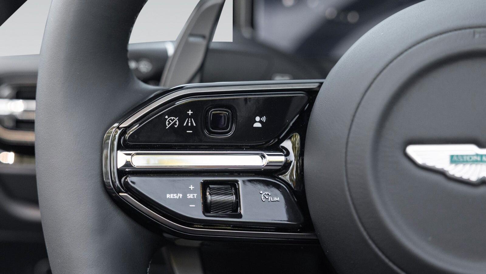 DB12 Volante | Onyx Black | Duotone Interieur