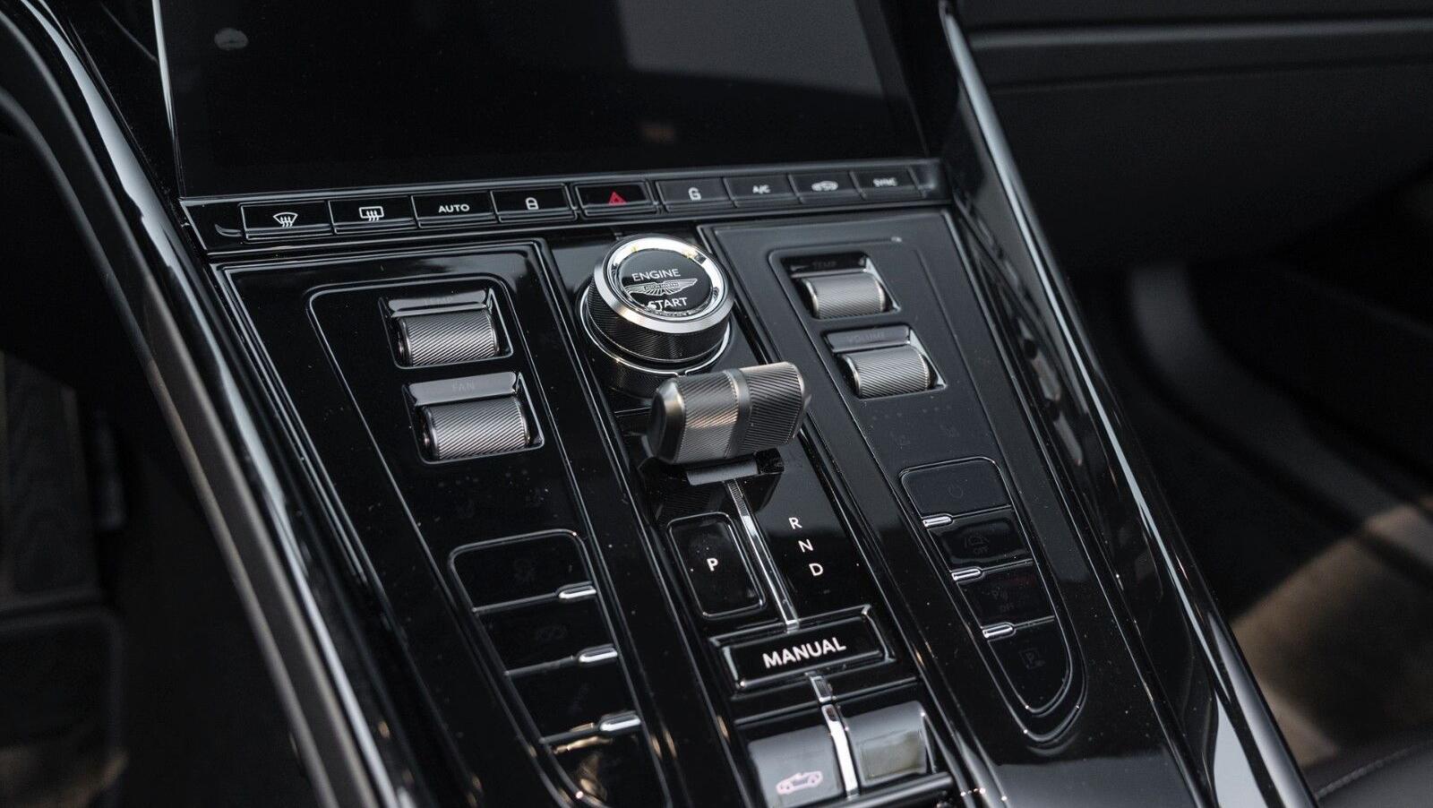 DB12 Volante | Onyx Black | Duotone Interieur