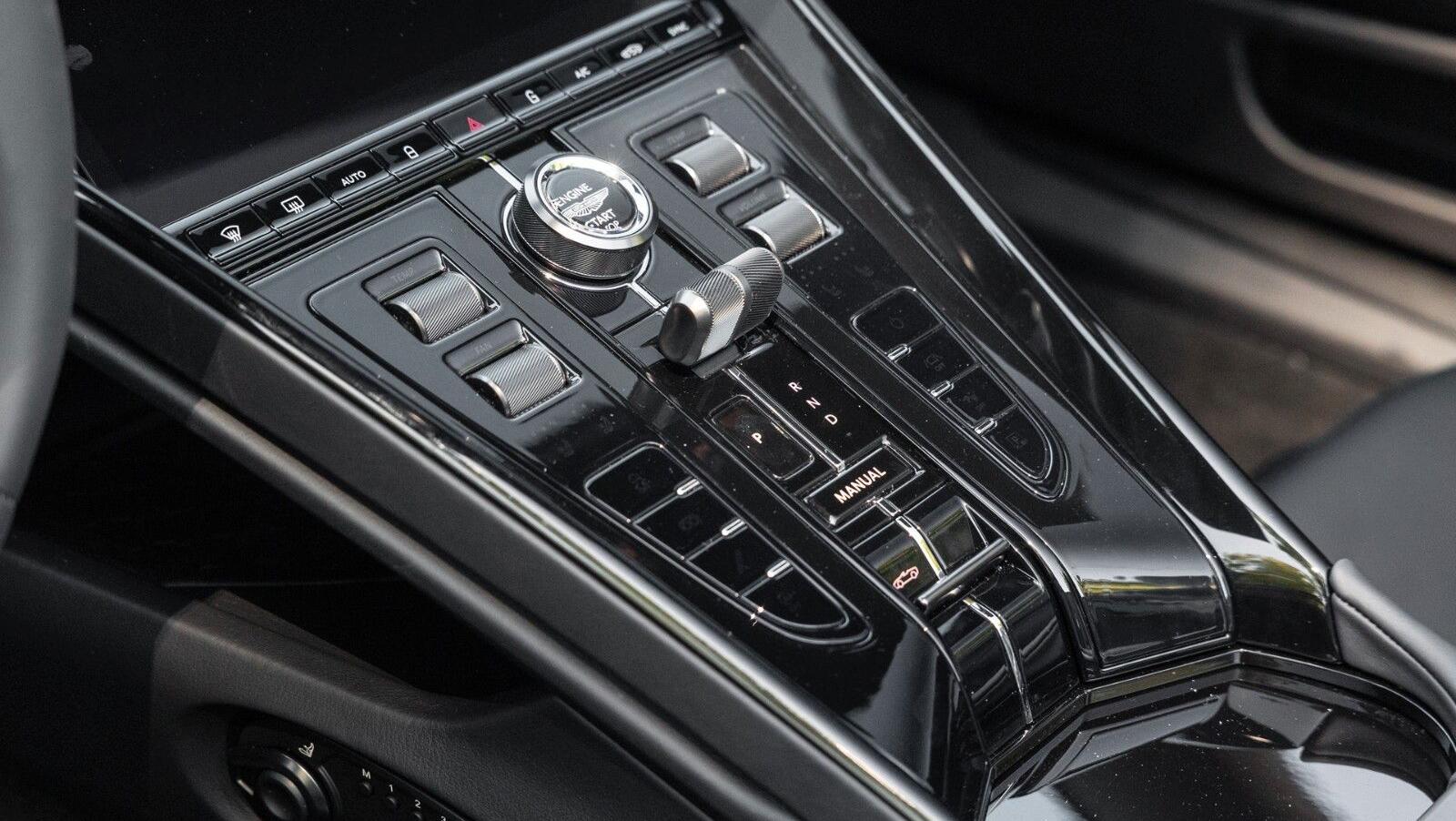 DB12 Volante | Onyx Black | Duotone Interieur