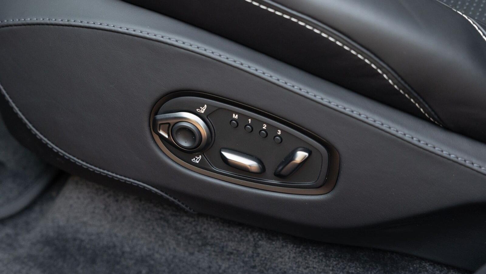 DBX707 | Bowers& Wlkins |  Carbon Exterior Pack