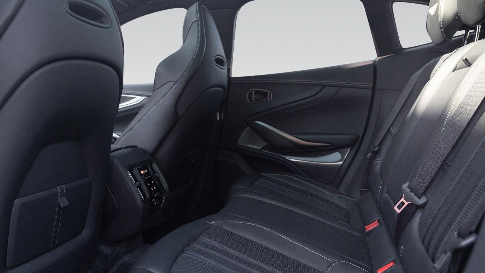 DBX707 | Bowers& Wlkins |  Carbon Exterior Pack