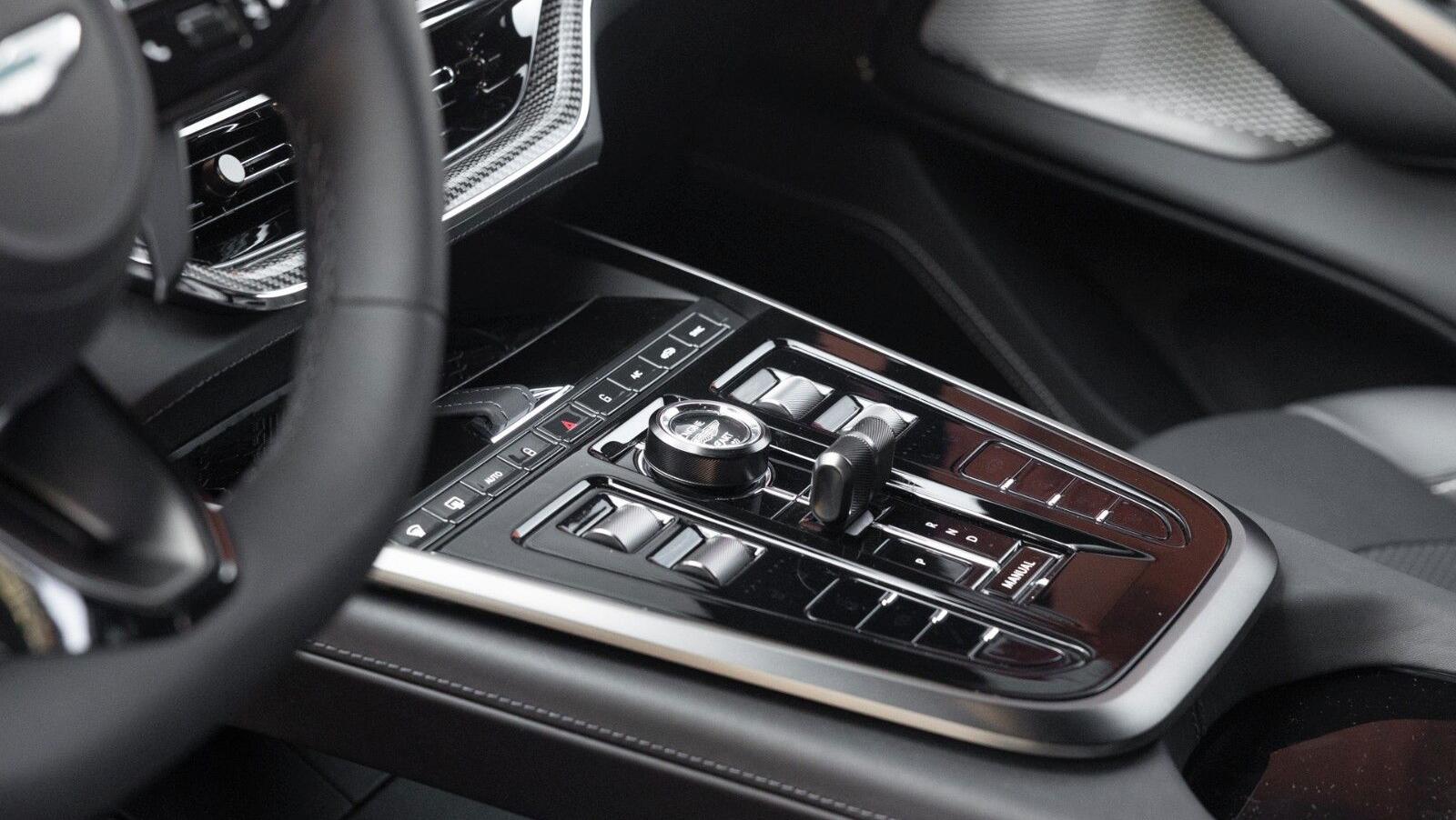 DBX707 | Bowers& Wlkins |  Carbon Exterior Pack