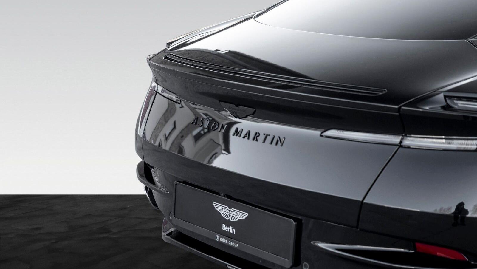 DB12 | Bowers & Wilkins | Int. Carbon