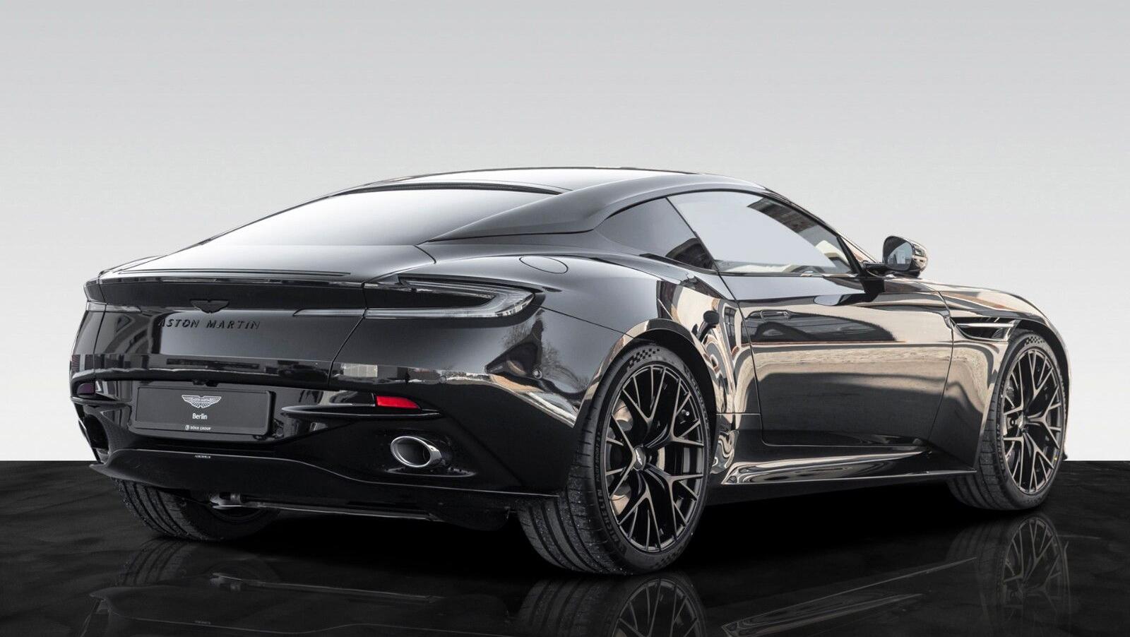 DB12 | Bowers & Wilkins | Int. Carbon