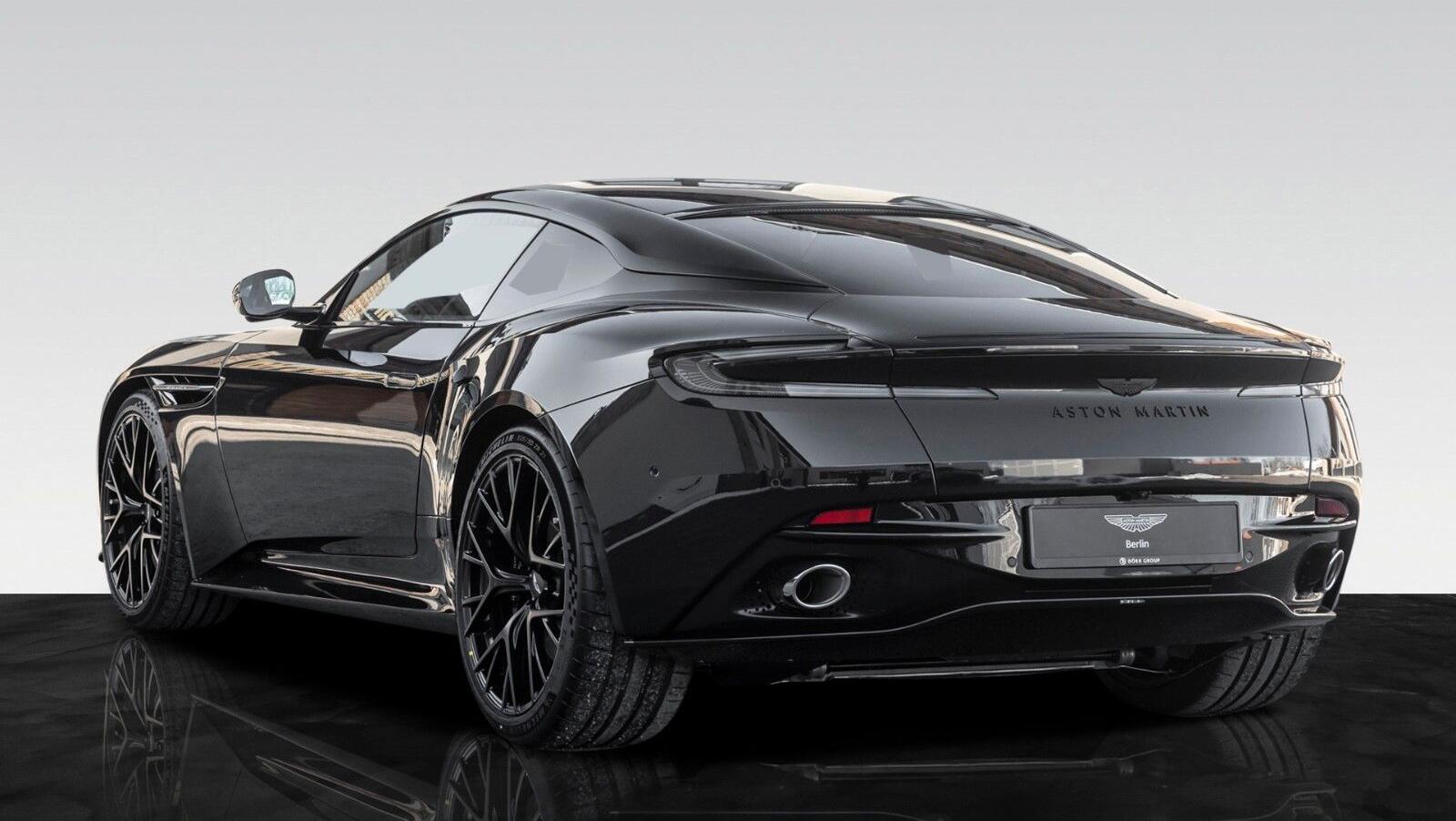 DB12 | Bowers & Wilkins | Int. Carbon