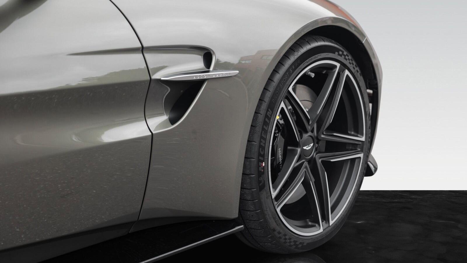 Vantage Roadster MY26 | Titanium Grey