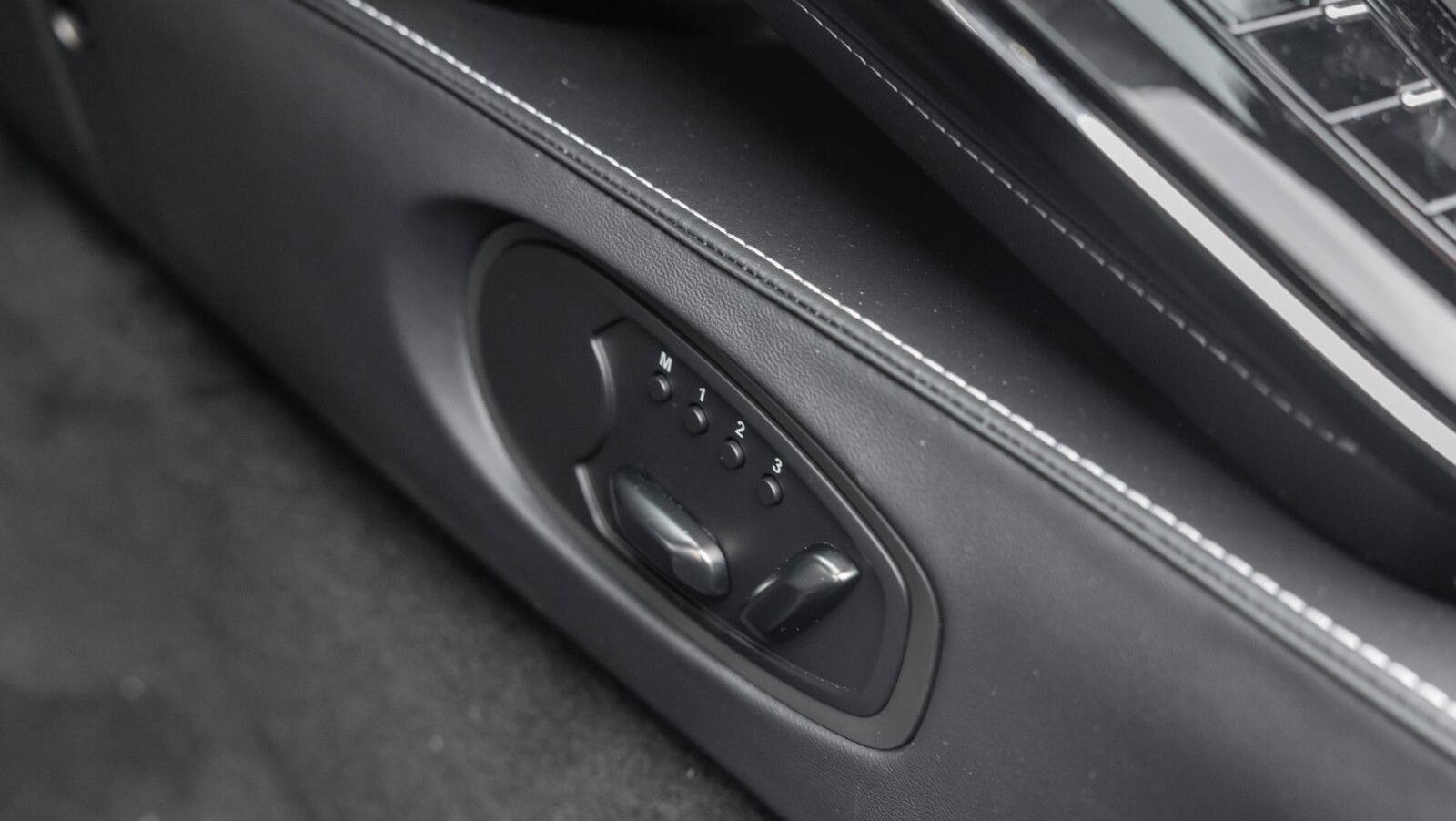 Vantage Roadster MY26 | Titanium Grey