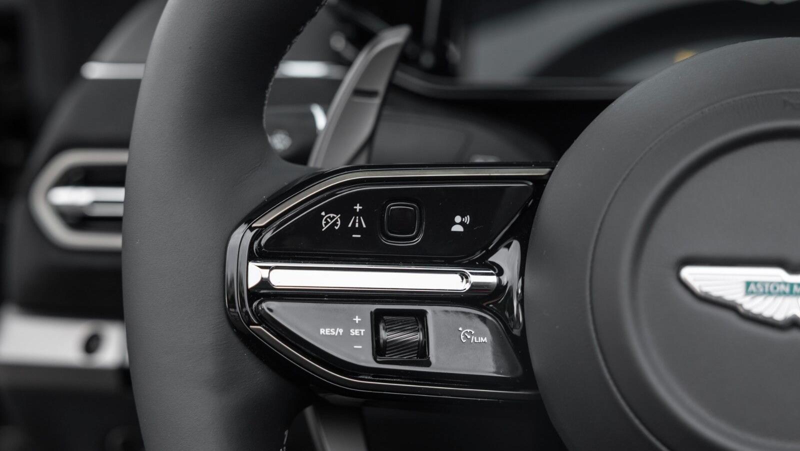 Vantage Roadster MY26 | Titanium Grey