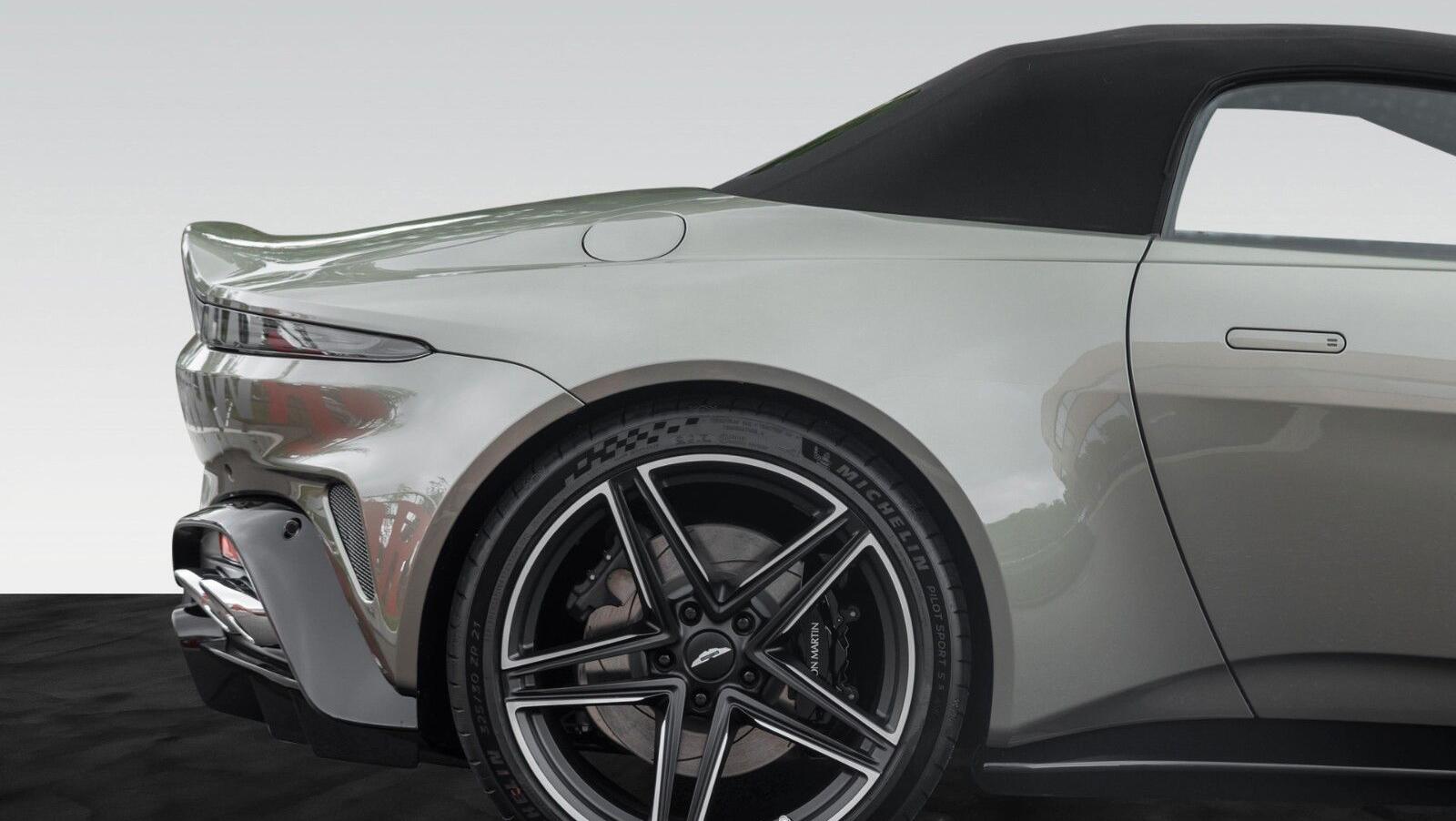 Vantage Roadster MY26 | Titanium Grey