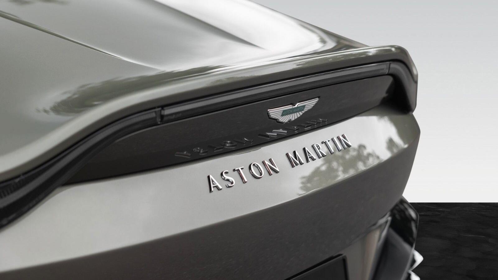 Vantage Roadster MY26 | Titanium Grey